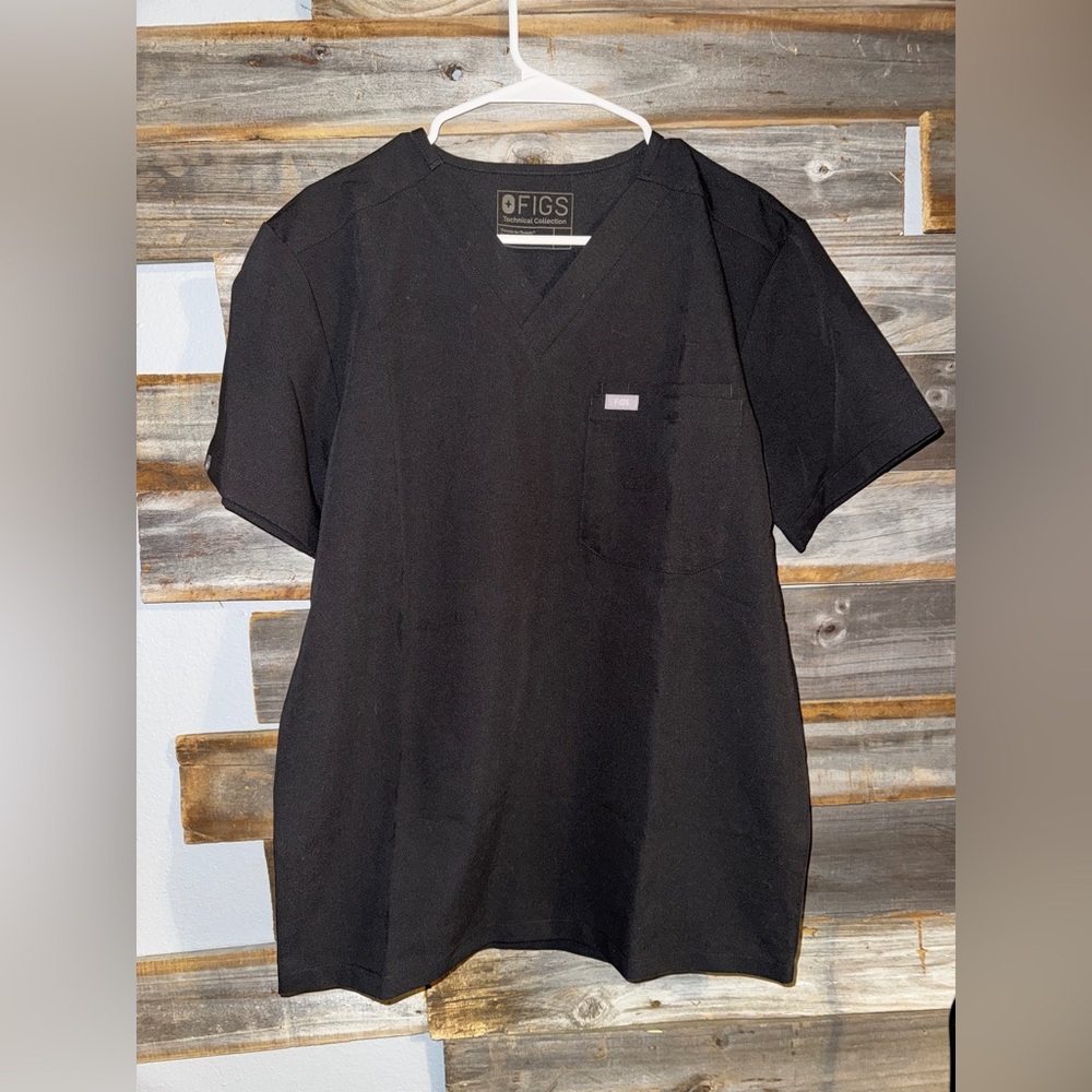 Figs Nwt - Men’s Leon two pocket top- size small-black